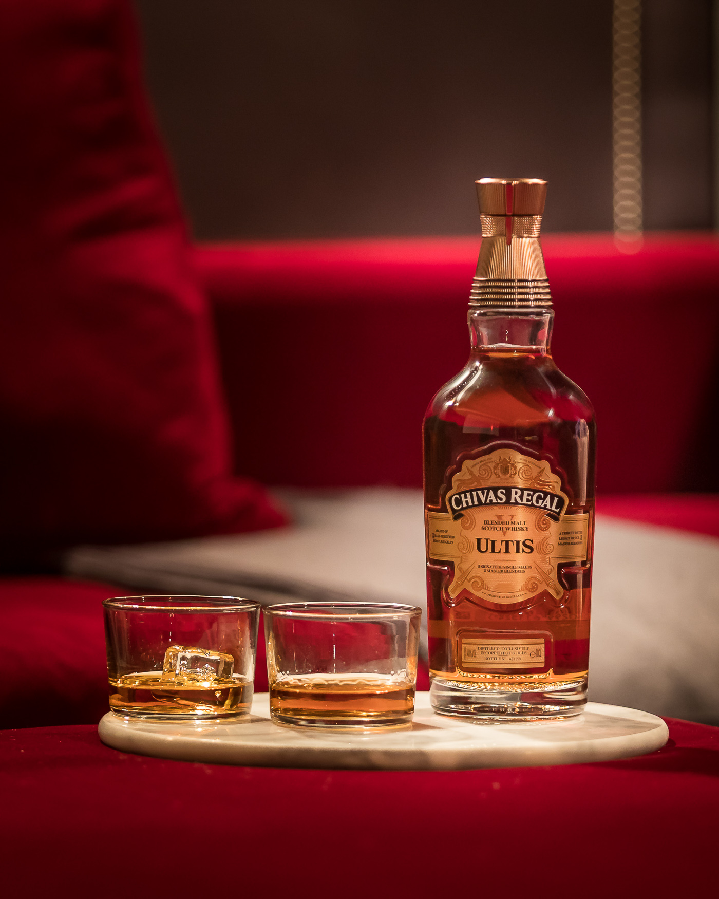 ウイスキー特級CHIVAS REGAL BLENDER SCOTCH Chivas Regal 18 unveils sleek new look: 25% lighter glass